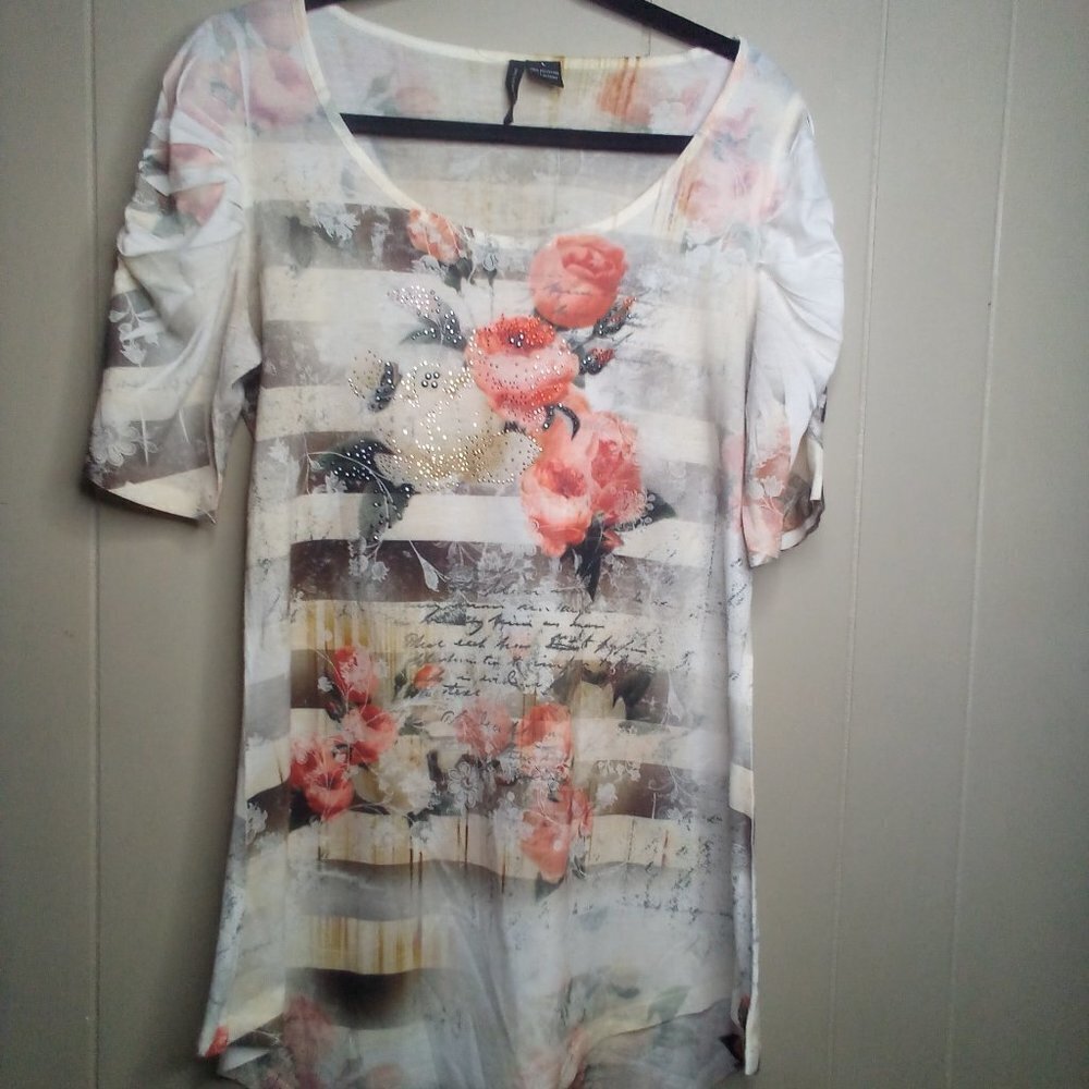 New Directions Blouse L Short Sleeve Floral Graphic Beads
